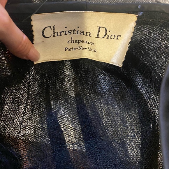 1960s Christian Dior Black Tulle Feather Turban Vintage - Picture 2 of 5